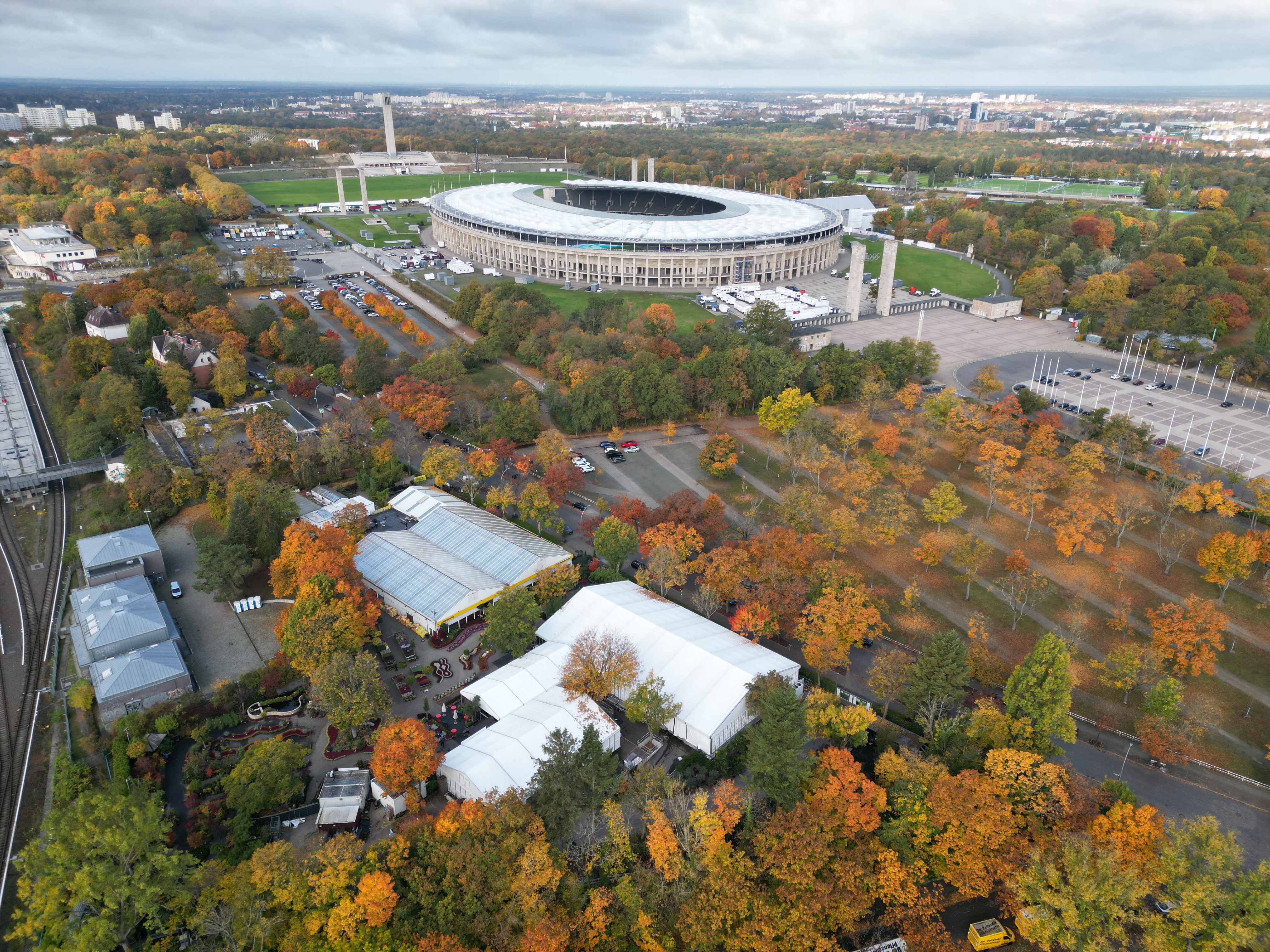 Am Olympiastadion.JPG